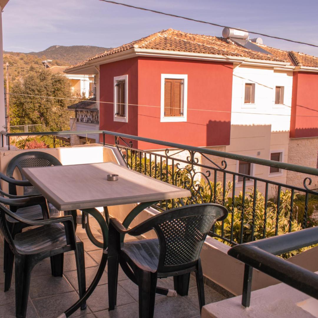 Chrisanthi Apartments Sívota Buitenkant foto