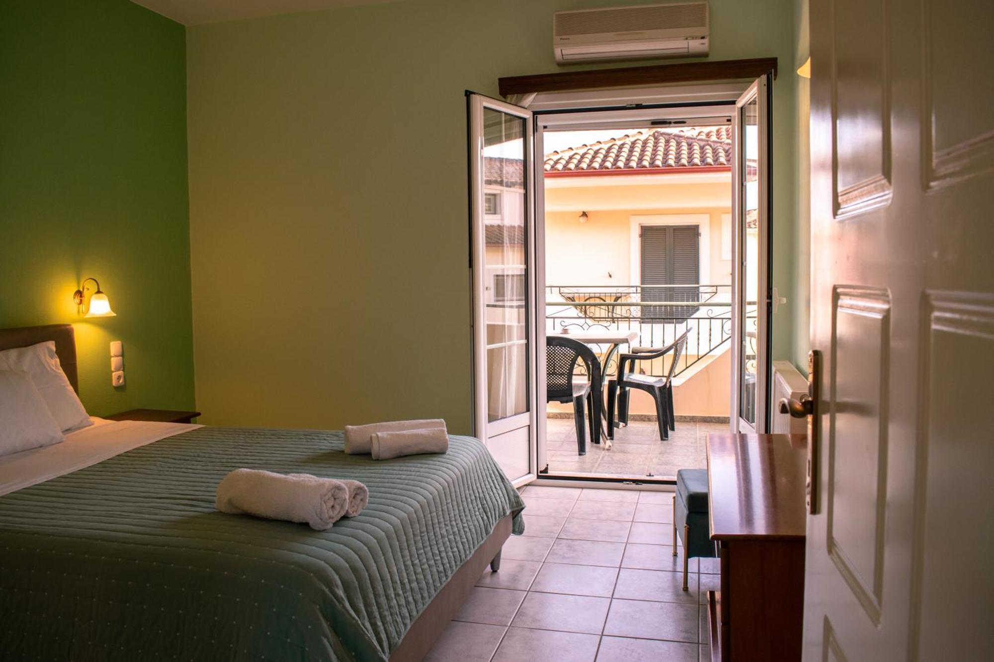 Chrisanthi Apartments Sívota Buitenkant foto