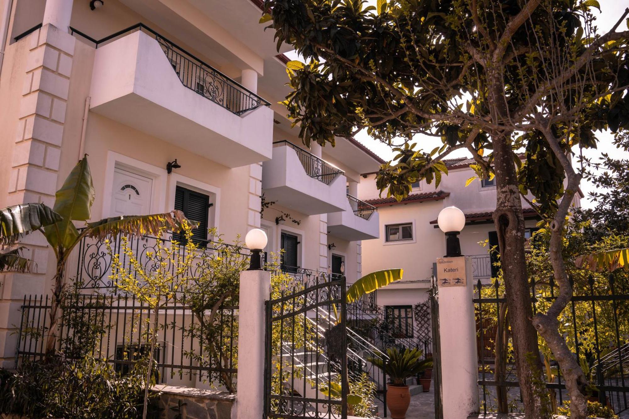 Chrisanthi Apartments Sívota Buitenkant foto