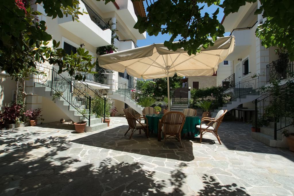 Chrisanthi Apartments Sívota Buitenkant foto