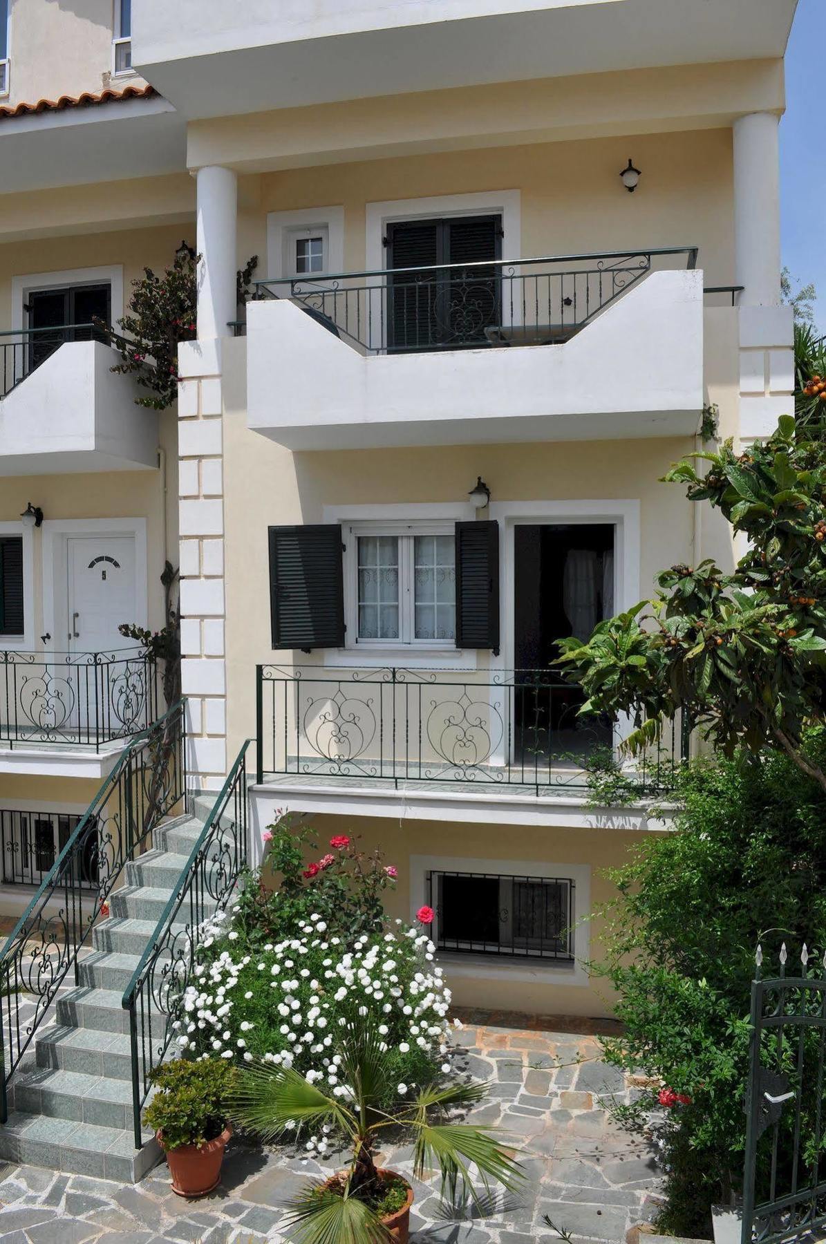 Chrisanthi Apartments Sívota Buitenkant foto