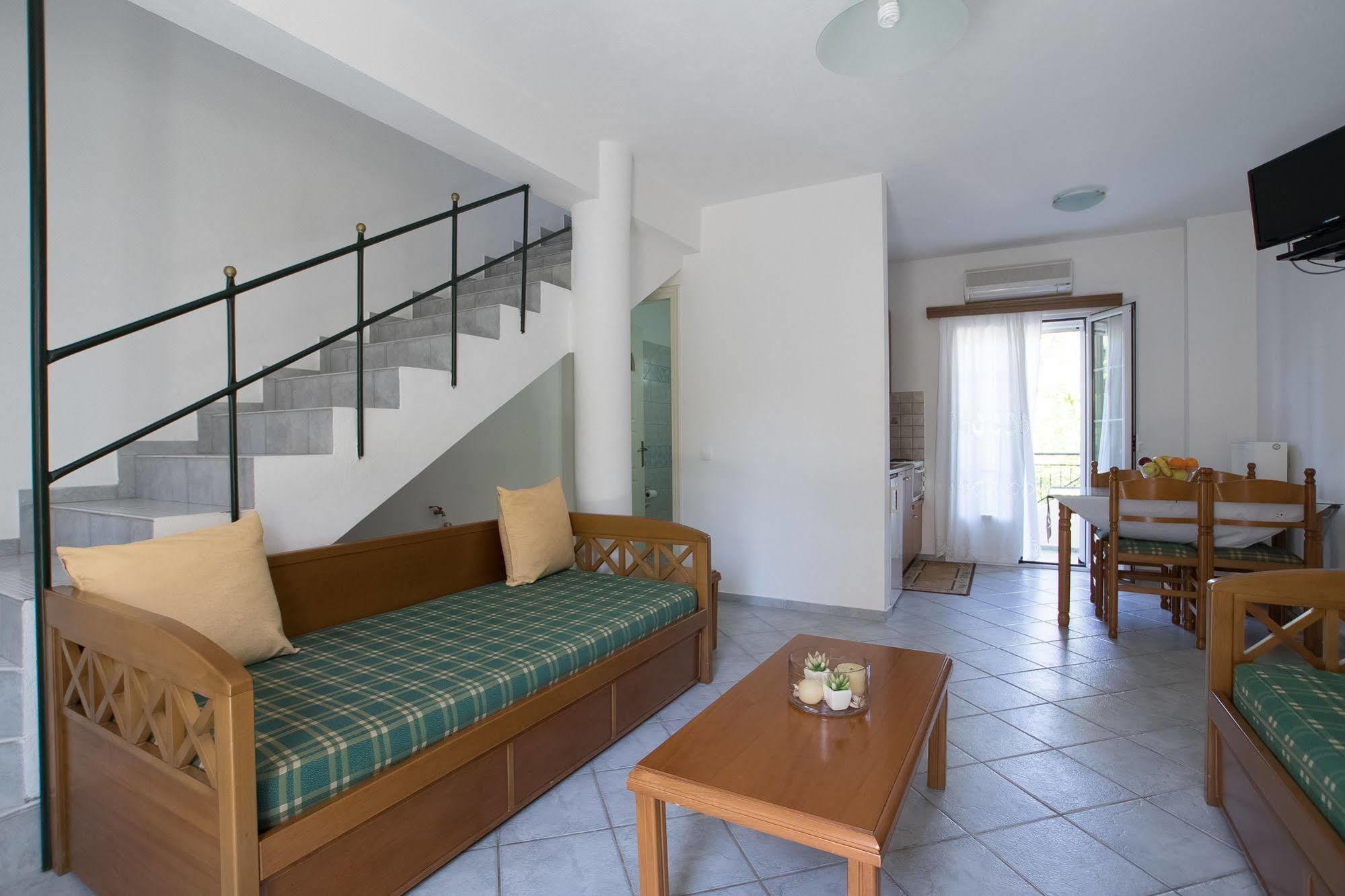 Chrisanthi Apartments Sívota Buitenkant foto