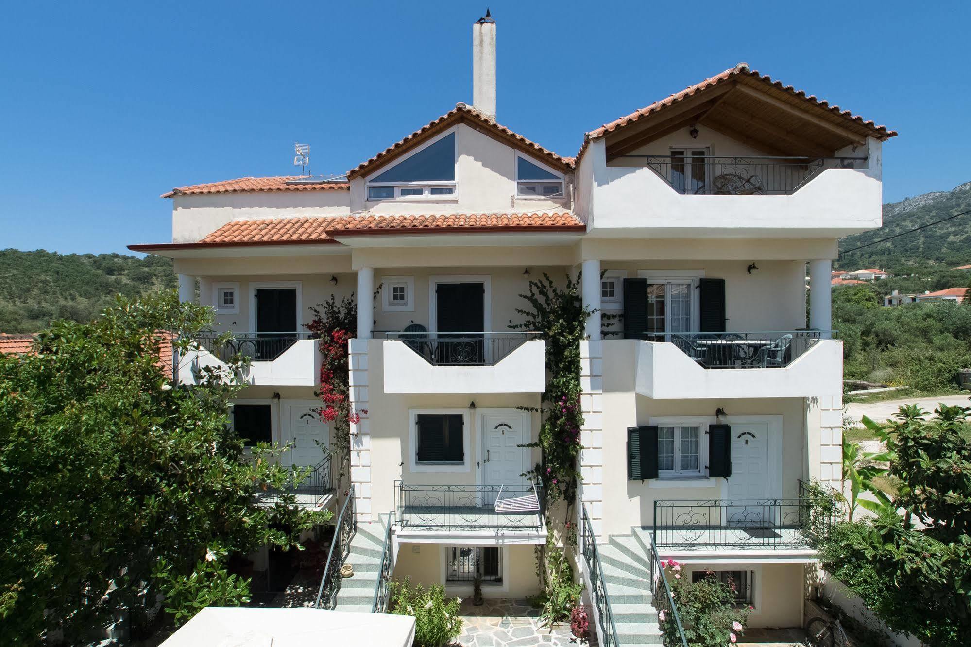 Chrisanthi Apartments Sívota Buitenkant foto