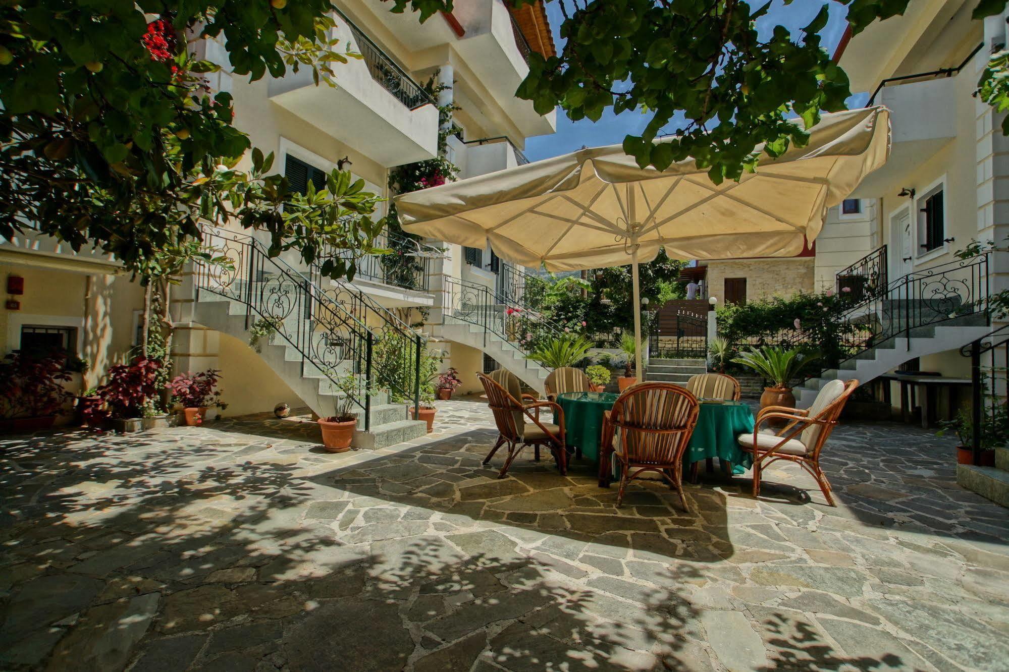 Chrisanthi Apartments Sívota Buitenkant foto